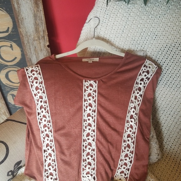 Umgee Lace Crop Tee trendy rust copper NWT croptop - Picture 3 of 6
